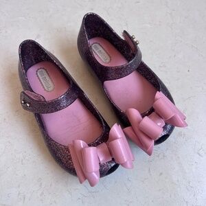 Mini Melissa Pink glitter shoes with bow size 8